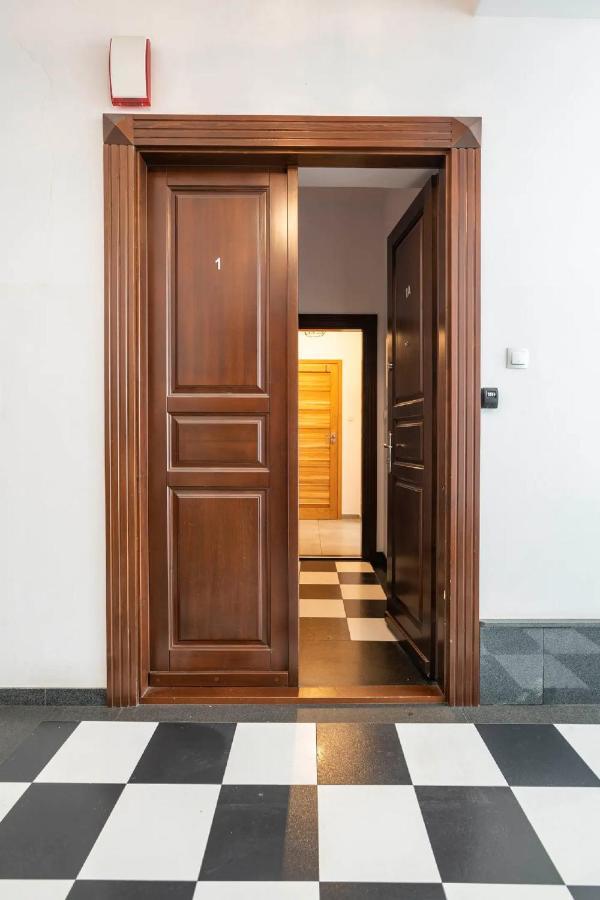 Discover Krakow Apartments - 5 Borowickiej St - Studio Next To Opera And Unity Centre المظهر الخارجي الصورة